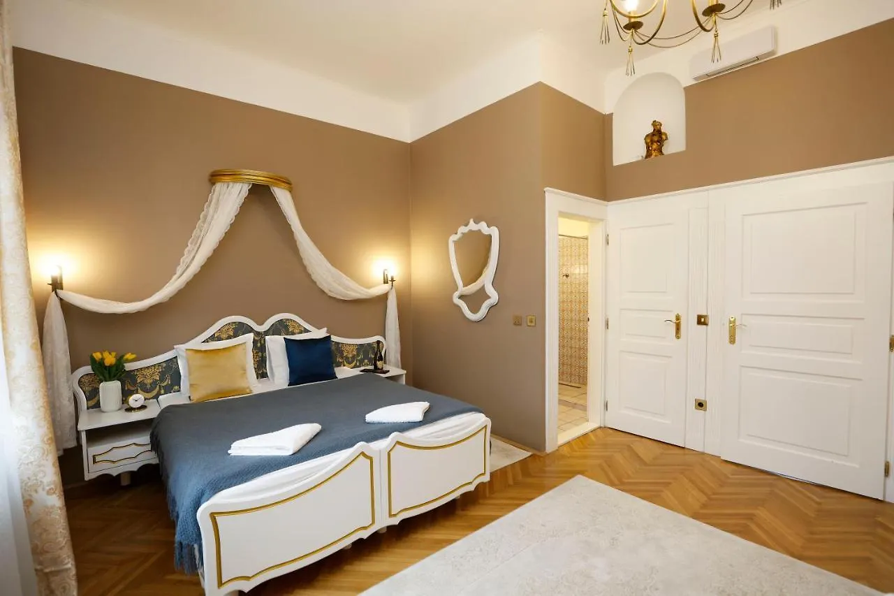 Villabaroque_Eger Bed & Breakfast Eger